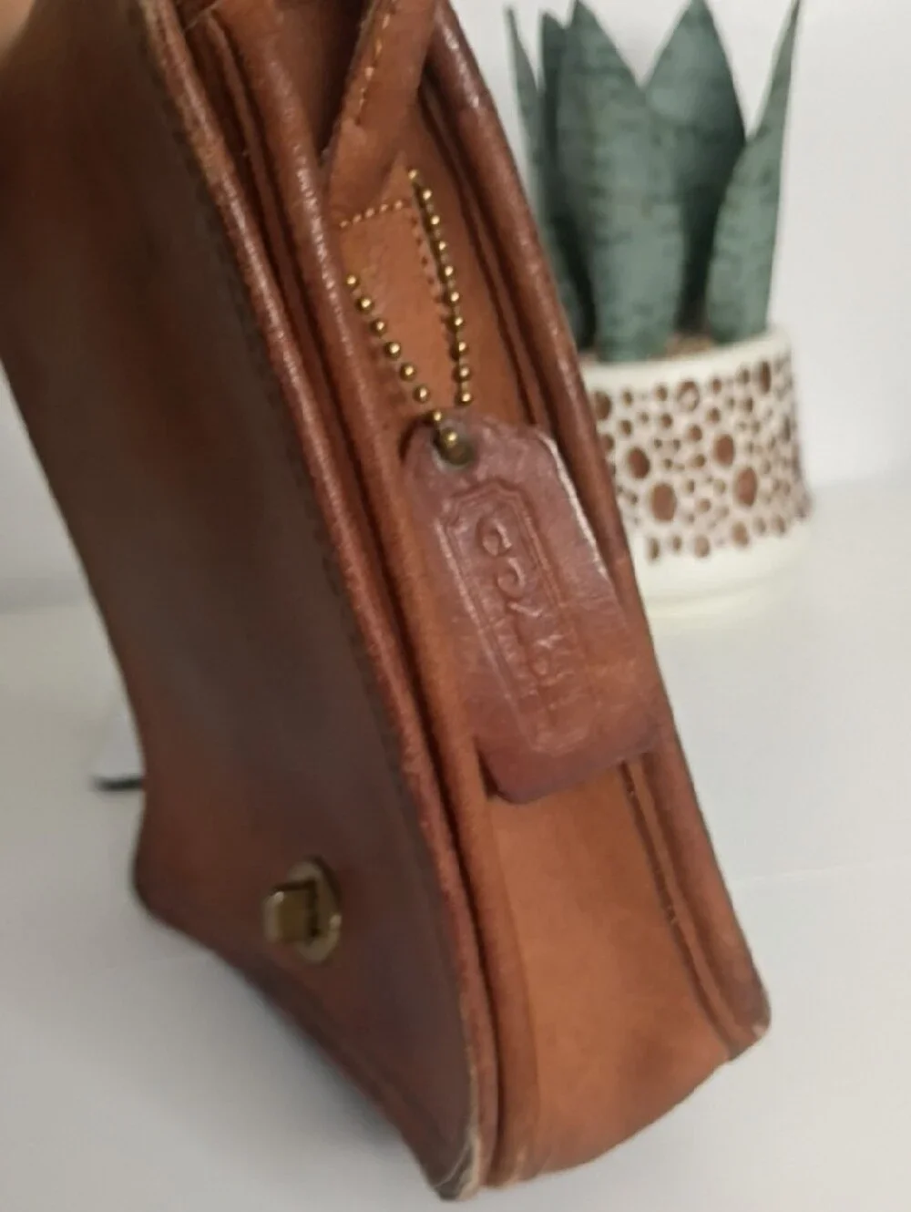 Vintage Coach Classic Brown Leather Crossbody Bag 0005 353